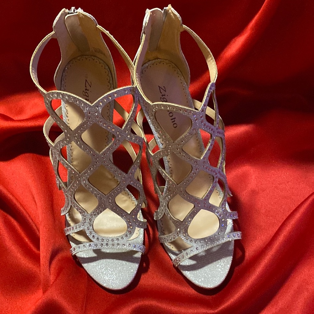 Zigi Soho Womens Daliyah Fabric Open Toe Special Occasion Strappy Sandals